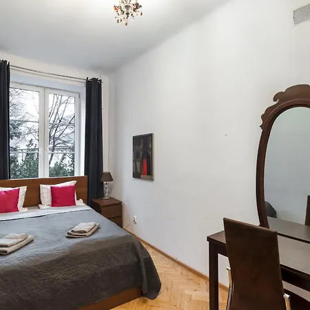 Close-ga - Old Town - Comfortable 4 Bedrooms - Freta *